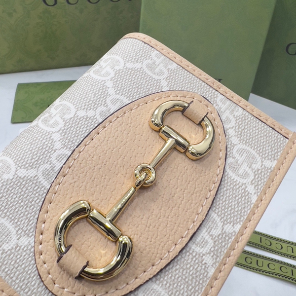 グッチ財布コピー内部構造